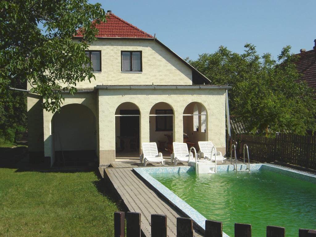 Somogyi Vendeghaz Villa Zamárdi Exteriör bild